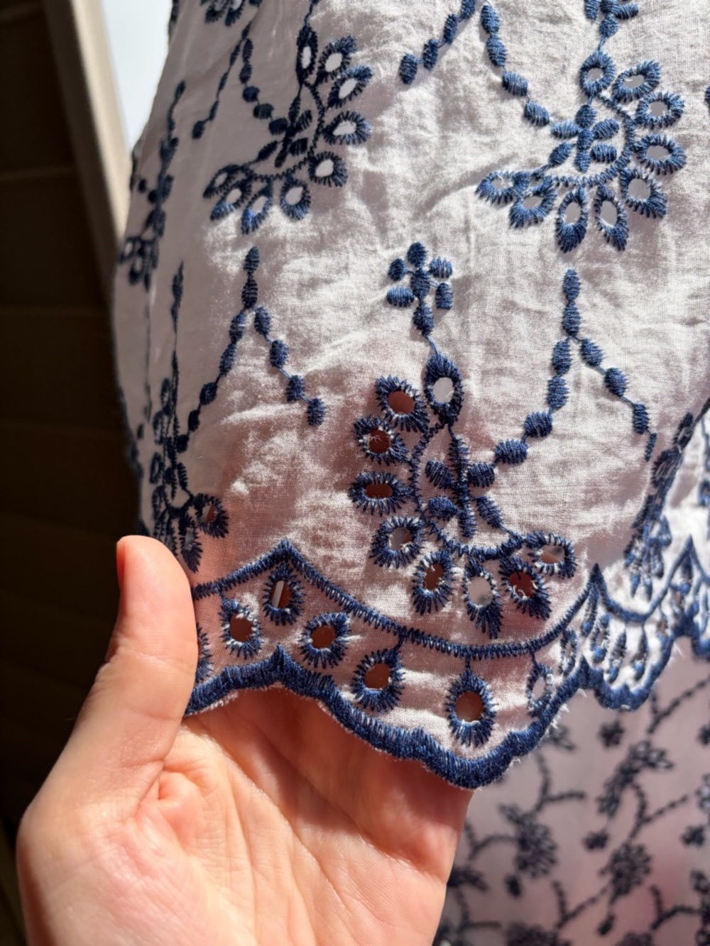 🆕🫐 AQUA Bloomingdale’s Exclusive Embroidered Dress Ivory Navy Floral Hem XL Boho - Picture 10 of 17